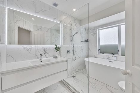 Photo of property in 1 Driscoll Place, Farm Cove, Auckland, 2012