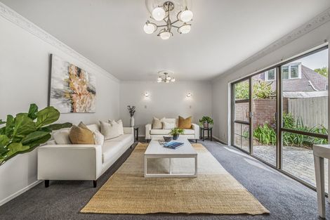 Photo of property in 2/278 Memorial Avenue, Burnside, Christchurch, 8053