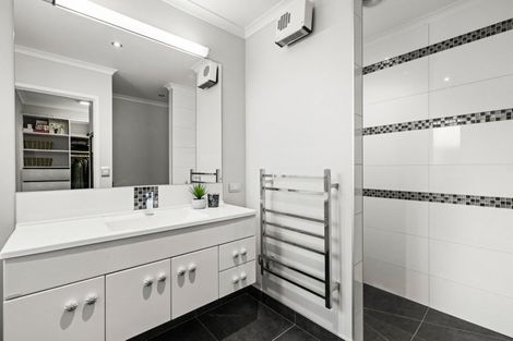 Photo of property in 1 Whakatomo Place, Havelock North, 4130