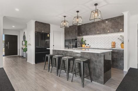 Photo of property in High Street South, Carterton, 5713