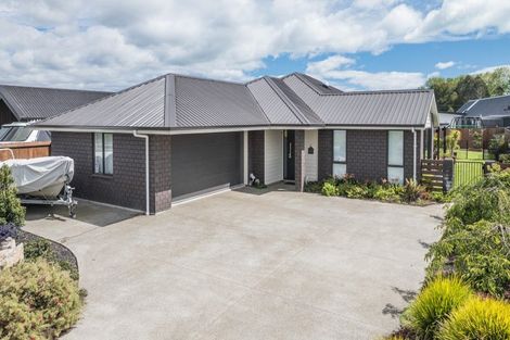 Photo of property in 100 Iwa Street, Mapua, 7005