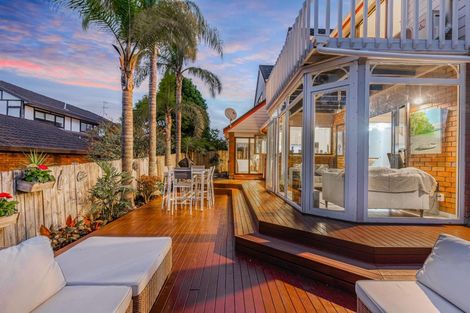 Photo of property in 1/22 Cherub Place, West Harbour, Auckland, 0618