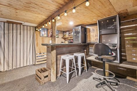 Photo of property in 27 Pohutukawa Avenue, Shelly Park, Auckland, 2014