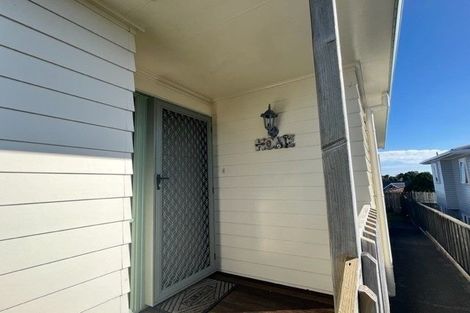 Photo of property in 9 Bradbury Road, Botany Downs, Auckland, 2010