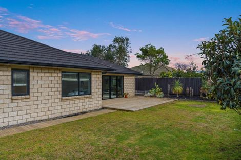 Photo of property in 26 Butterworth Crescent, Papamoa Beach, Papamoa, 3118