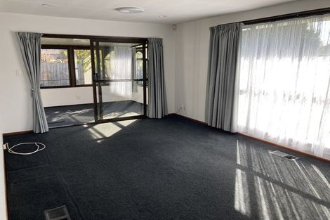 Photo of property in 15 Resolution Place, Bryndwr, Christchurch, 8053