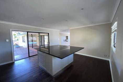 Photo of property in 2 Bellbird Rise, Murrays Bay, Auckland, 0630