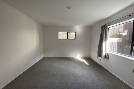 Photo of property in 23a Korotaha Terrace, Rothesay Bay, Auckland, 0630