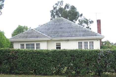 Photo of property in 8 Tirimoana Road, Te Atatu South, Auckland, 0602