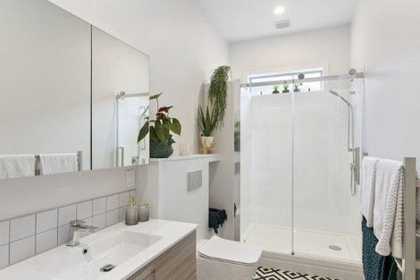 Photo of property in 40 Rua Street, Lyall Bay, Wellington, 6022