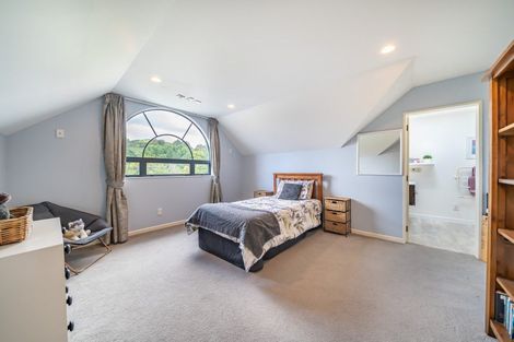 Photo of property in 30 Emerald Hill Drive, Birchville, Upper Hutt, 5018