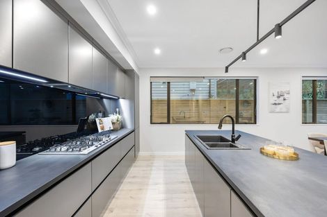 Photo of property in 10 Kina Place, Long Bay, Auckland, 0630