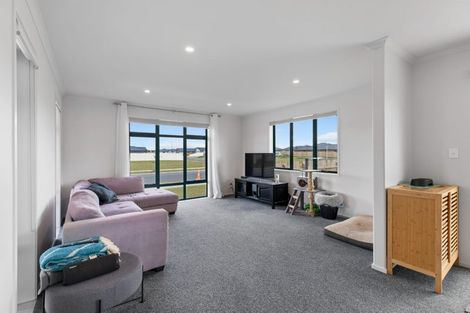 Photo of property in 9 Te Piriti Road, One Tree Point, 0118