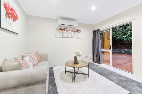 Photo of property in 1 Stamford Crescent, Flat Bush, Auckland, 2019