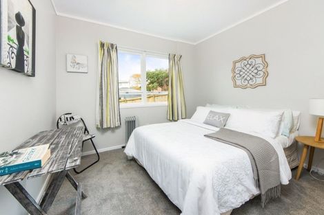 Photo of property in 147 Rangatira Road, Beach Haven, Auckland, 0626