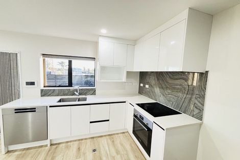 Photo of property in 2/2 Smiths Avenue, Papakura, 2110