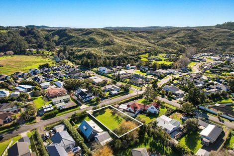 Photo of property in 3 Cambridge Road, Riverhead, 0820