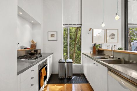 Photo of property in 36a Fortification Road, Karaka Bays, Wellington, 6022