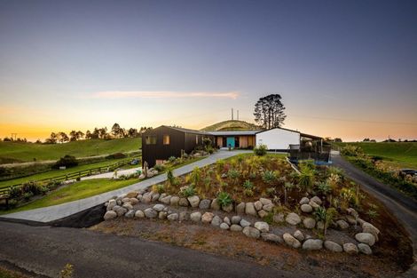 Photo of property in 527 Frankley Road, Hurworth, New Plymouth, 4371