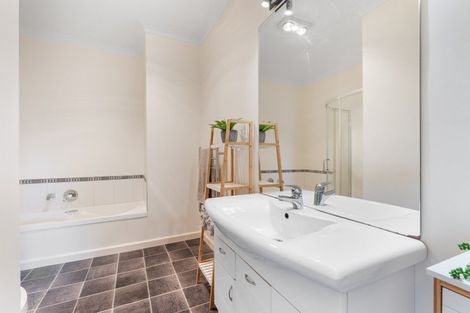 Photo of property in 178 Waikawa Beach Road, Manakau, Levin, 5573