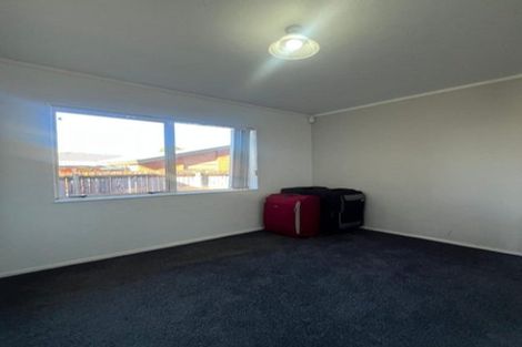 Photo of property in 1/3 Eulogy Place, Randwick Park, Auckland, 2105
