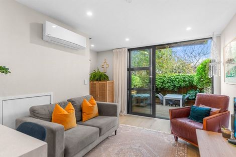 Photo of property in 28 Koro Lane, Mangere Bridge, Auckland, 2022