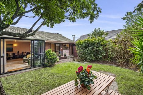 Photo of property in 2/4 Beach Road, Orewa, 0931