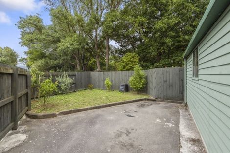 Photo of property in 18 Young Grove, Stokes Valley, Lower Hutt, 5019