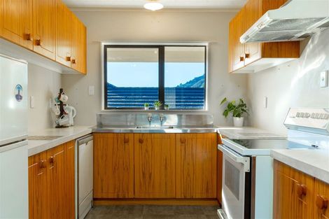 Photo of property in 35 Moana View Road, Waikawa, Picton, 7220