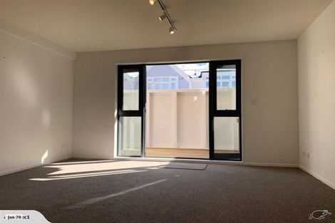 Photo of property in Pirie Street Townhouses, 3/35 Pirie Street, Mount Victoria, Wellington, 6011