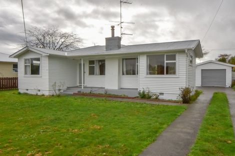 Photo of property in 25 Diamond Street, Carterton, 5713