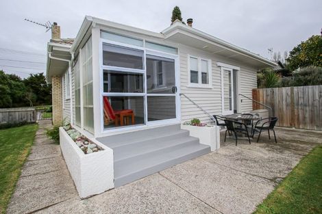 Photo of property in 17 Sillary Street, Hamilton East, Hamilton, 3216