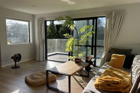 Photo of property in 18a Hazel Glen, Bayview, Auckland, 0629