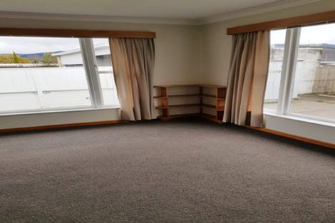 Photo of property in 17 Joseph Grove, Elderslea, Upper Hutt, 5018