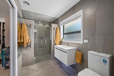 Photo of property in 6 West Terrace, Picton, 7220