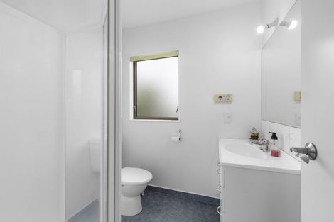 Photo of property in 12 Cambridge Street, Tawa, Wellington, 5028