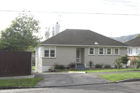 Photo of property in 4 Hill Grove, Naenae, Lower Hutt, 5011