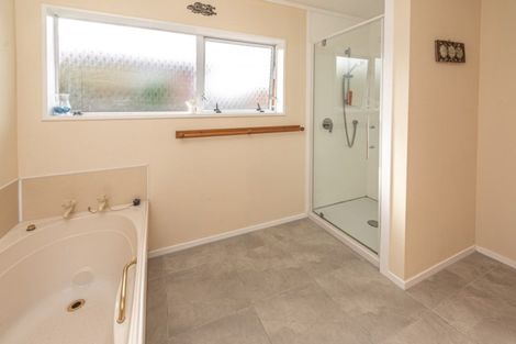 Photo of property in 98 Fitzherbert Avenue, Tawhero, Whanganui, 4501