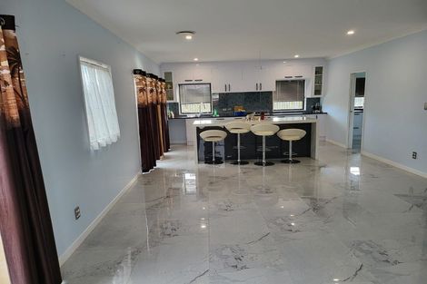 Photo of property in 69a Manuroa Road, Takanini, 2112