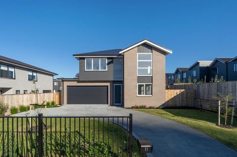 Photo of property in 11 Owen Chapman Drive, Red Beach, 0932