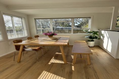 Photo of property in 5 Nikau Street, Inglewood, 4330