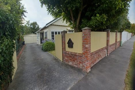 Photo of property in 60 Sandwich Road, Beckenham, Christchurch, 8023