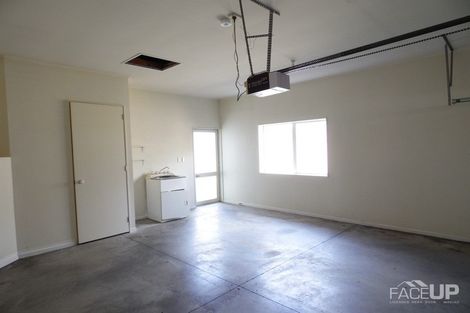 Photo of property in 72 Kingdale Road, Henderson, Auckland, 0610