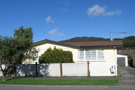Photo of property in 9 Karamea Grove, Wainuiomata, Lower Hutt, 5014