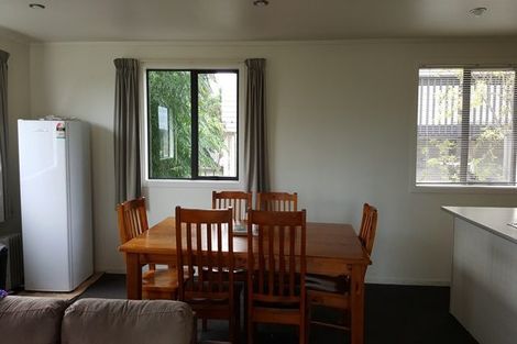 Photo of property in 8d Schnapper Rock Road, Schnapper Rock, Auckland, 0632