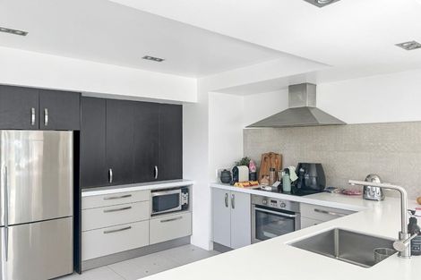 Photo of property in 2/195b Wairakei Road, Bryndwr, Christchurch, 8053