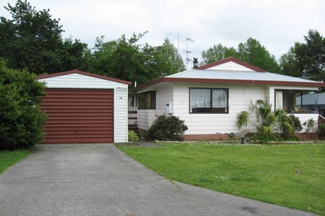 Photo of property in 9 The Glade South, Pukekohe, 2120