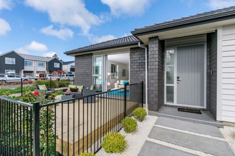 Photo of property in 42 Schoolside Road, Kumeu, 0810