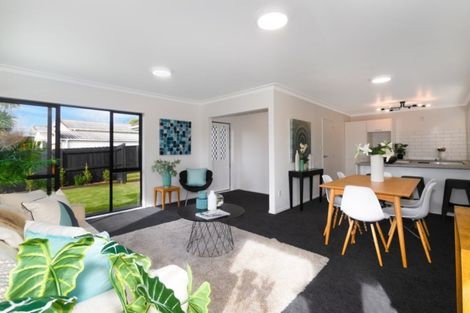 Photo of property in 2/3 Mcintyre Road, Mangere Bridge, Auckland, 2022