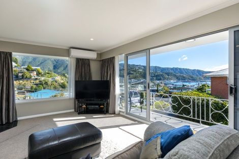 Photo of property in 14 Seaview Crescent, Picton, 7220